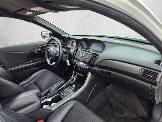 Used 2017 Honda Accord Sport image 15