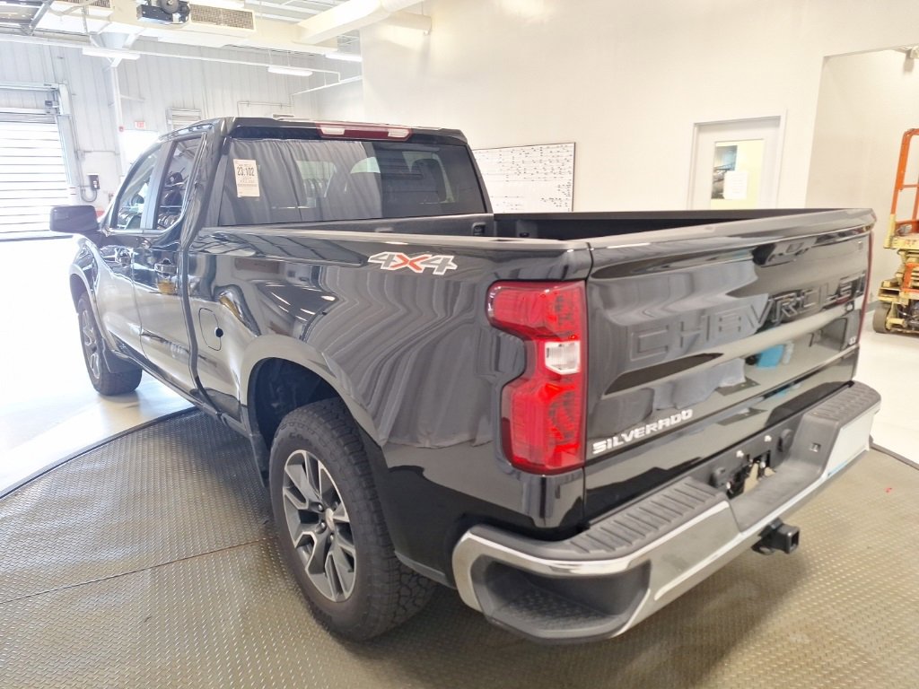 Used 2024 Chevrolet Silverado 1500 LT image 28