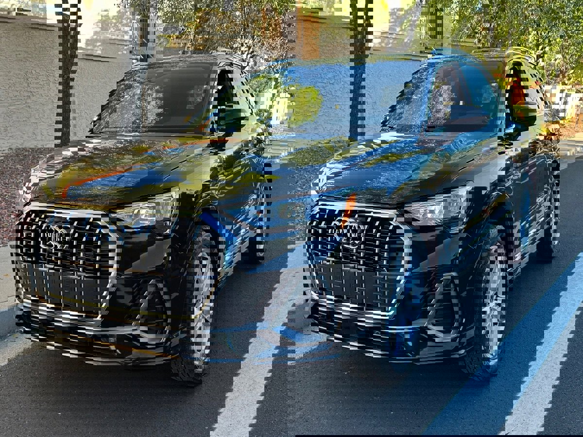 Used 2022 Audi Q3 2.0T Premium w/ Convenience Package image 4