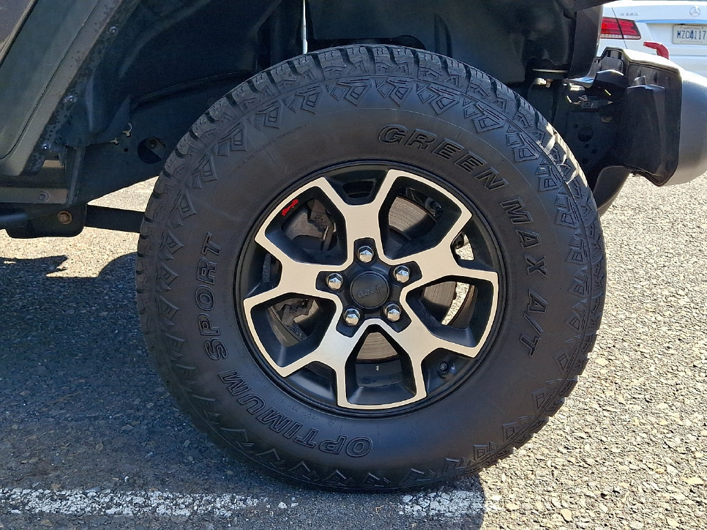 Used 2021 Jeep Wrangler Unlimited Rubicon w/ Dual Top Group AWD/4WD image 8