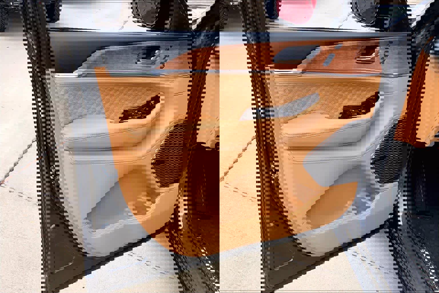 Used 2025 Jeep Grand Cherokee Summit image 22