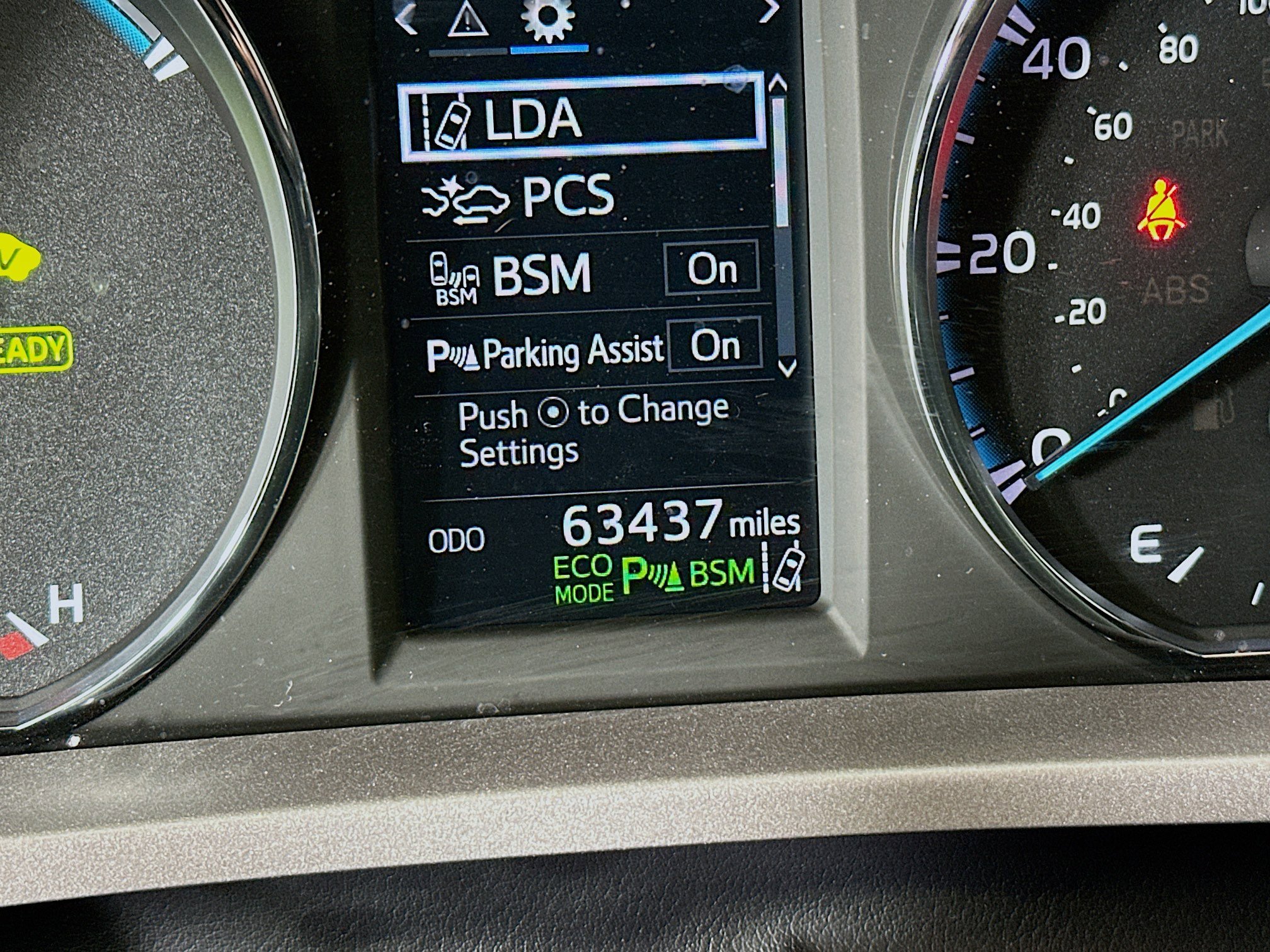 Used 2016 Toyota RAV4 Limited image 19