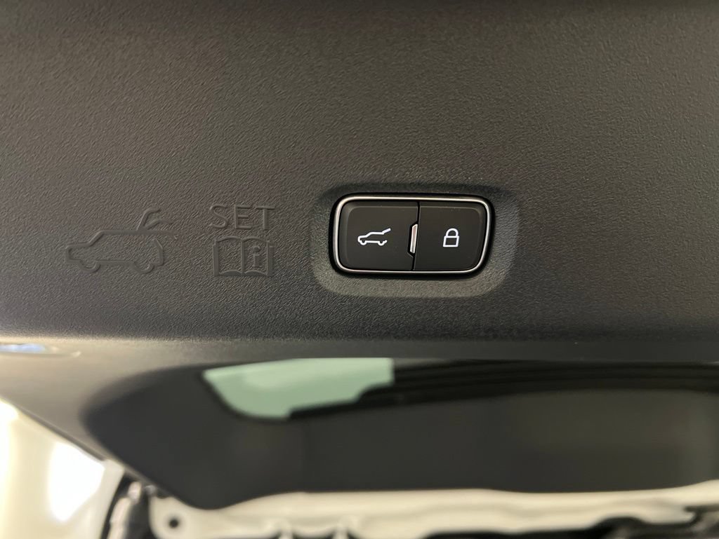 Used 2026 Lincoln Navigator Premiere AWD/4WD image 42