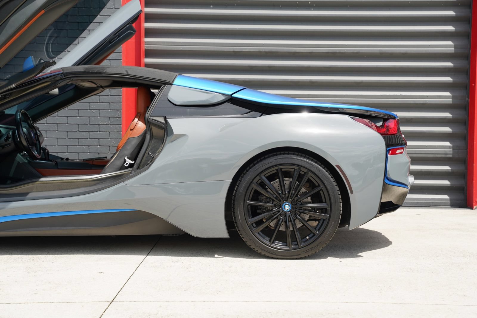 Used 2019 BMW i8 Roadster AWD/4WD image 9