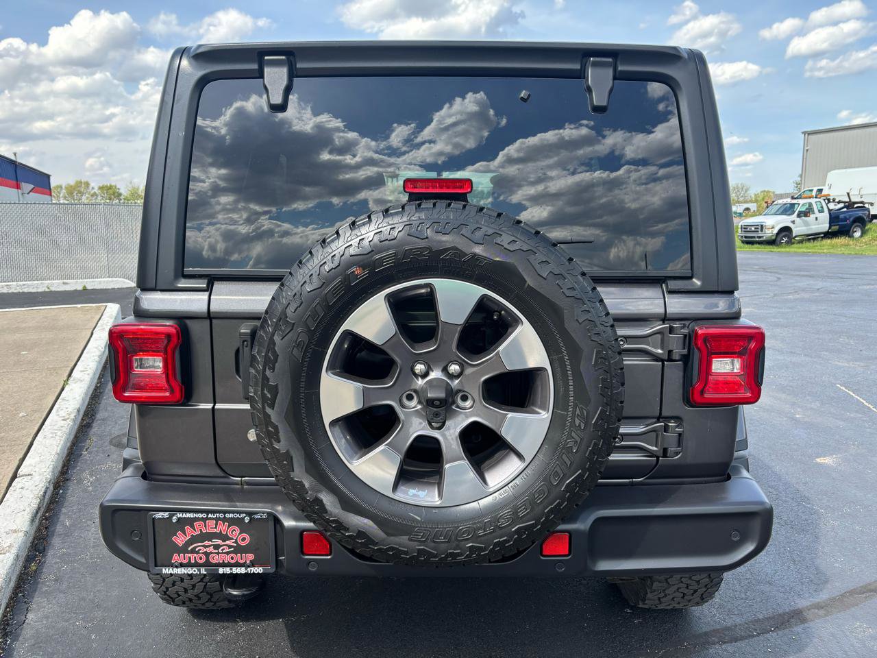 Used 2018 Jeep Wrangler Unlimited Sahara AWD/4WD image 4