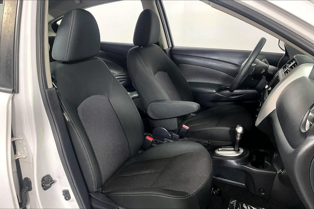 Used 2019 Nissan Versa SV FWD image 7