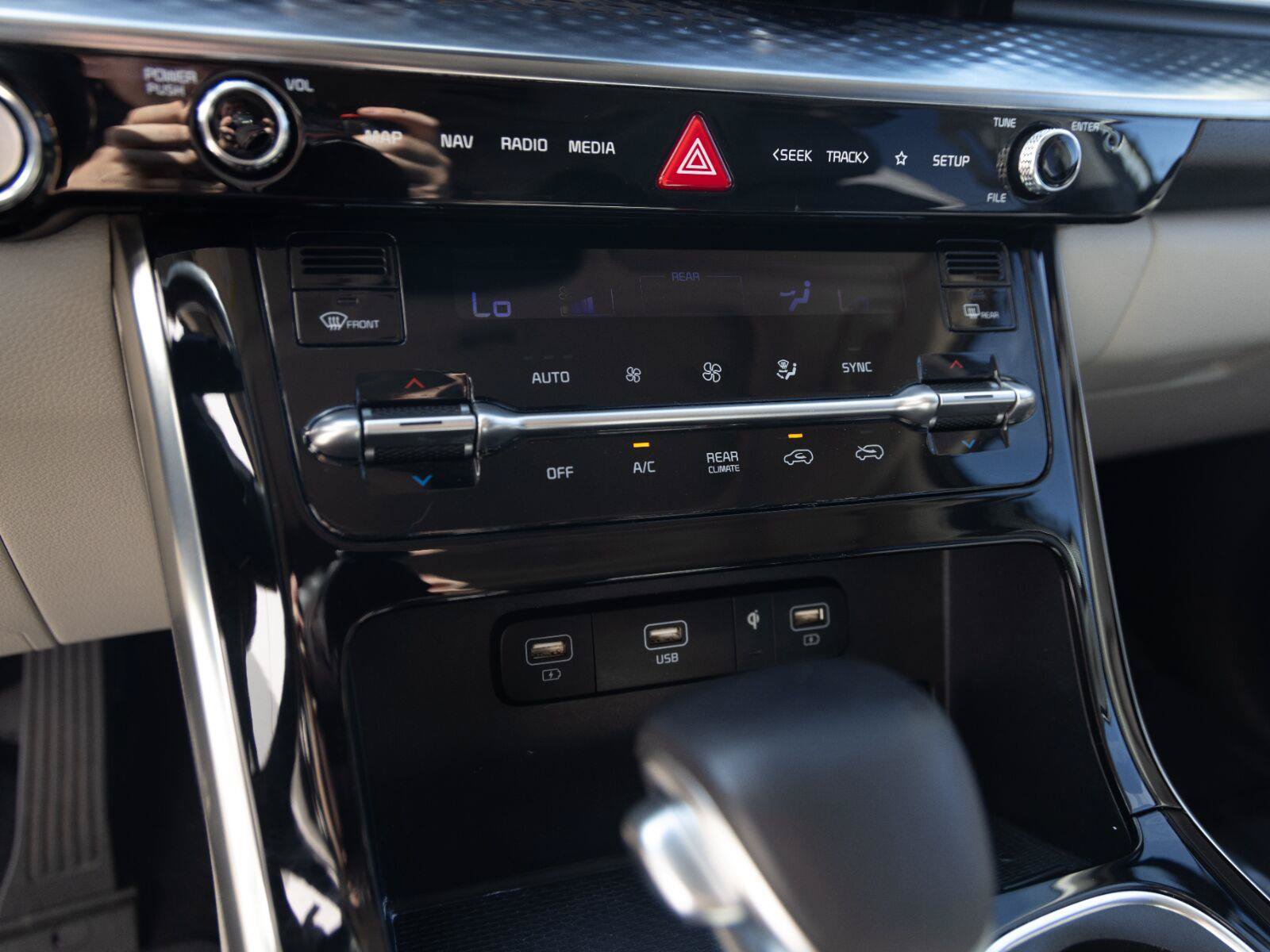 Used 2023 Kia Carnival SX Prestige FWD image 23