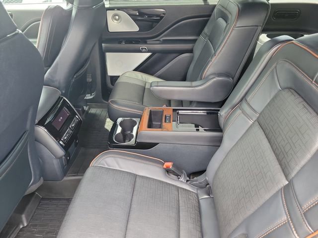 Used 2025 Lincoln Aviator Black Label AWD/4WD image 16