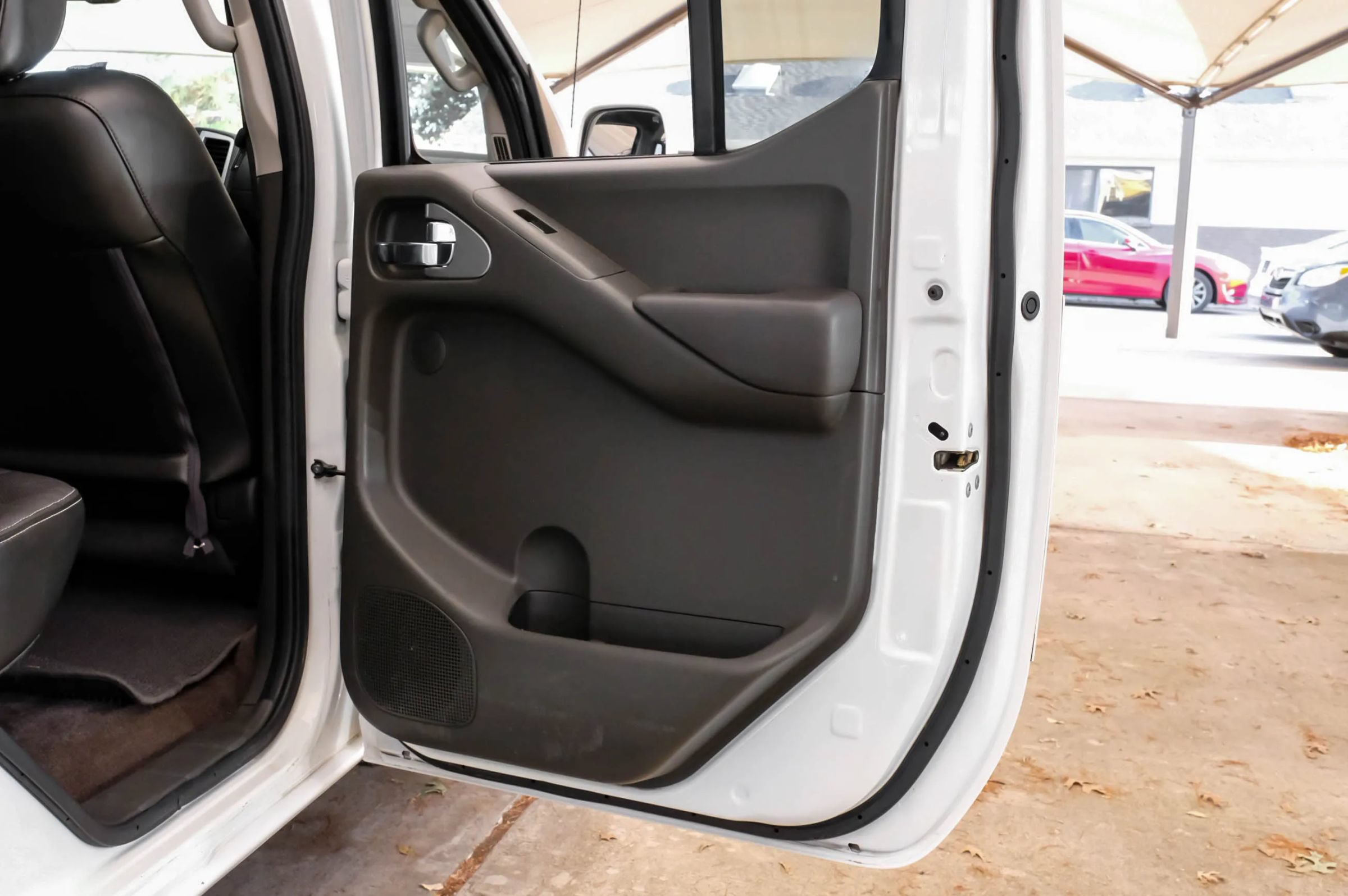Used 2016 Nissan Frontier PRO-4X w/ Pro-4x Luxury Package AWD/4WD image 49