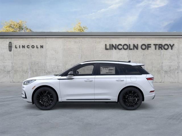 New 2026 Lincoln Corsair Premiere image 3