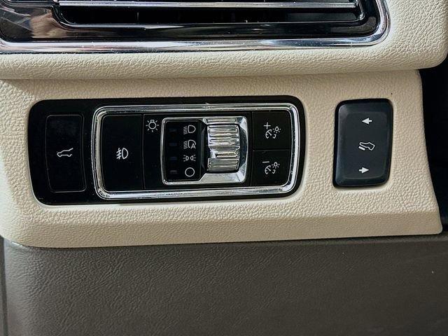 Certified 2023 Lincoln Navigator L Reserve AWD/4WD image 13