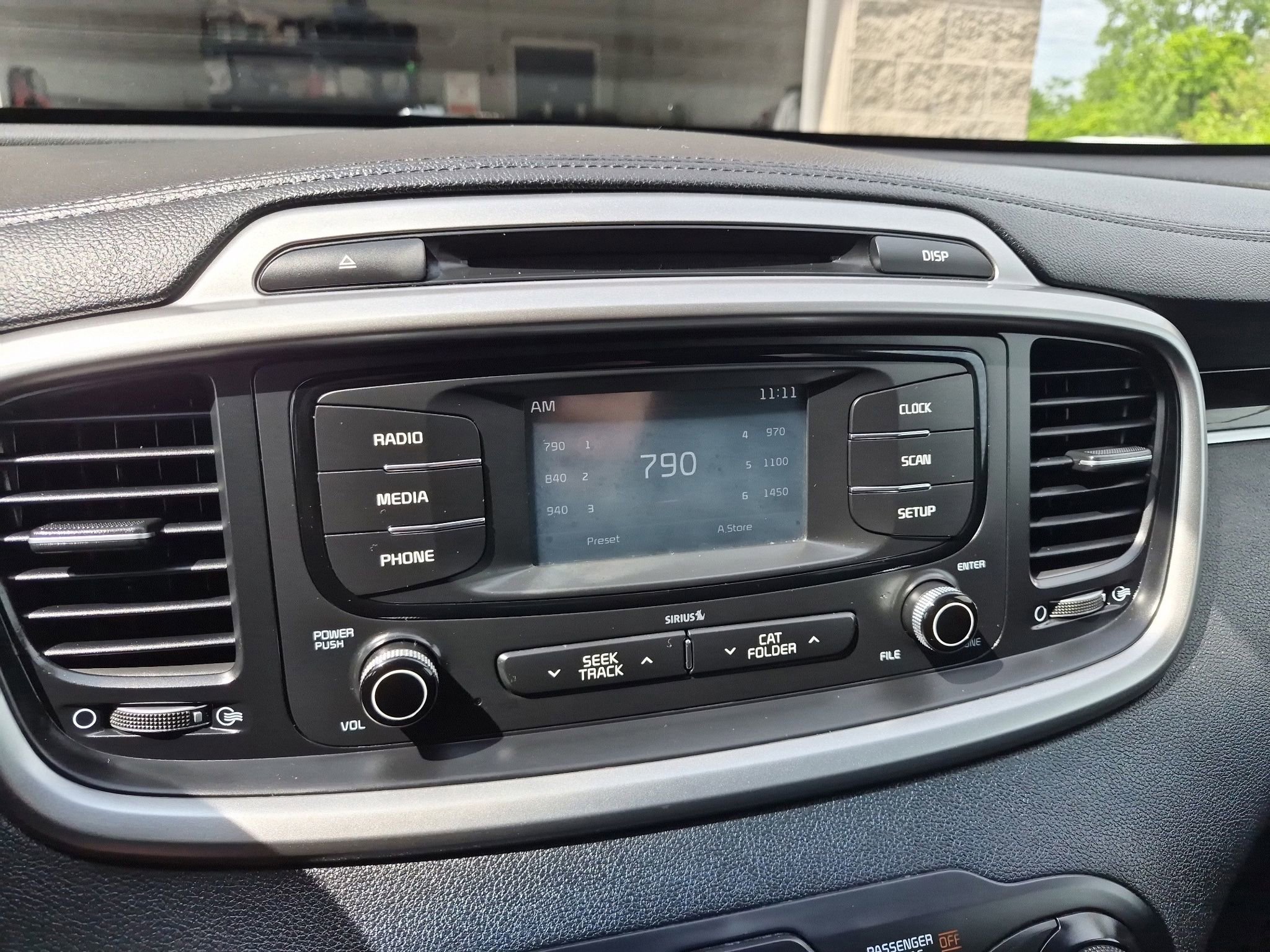 Used 2017 Kia Sorento LX FWD image 16