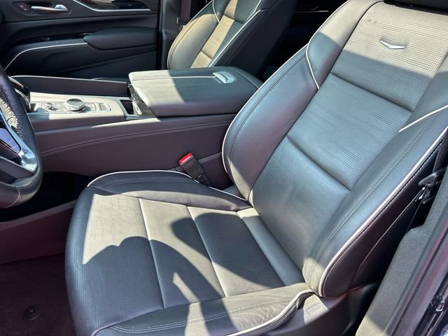 Used 2023 Cadillac Escalade Sport w/ LPO, ONYX Package AWD/4WD image 28