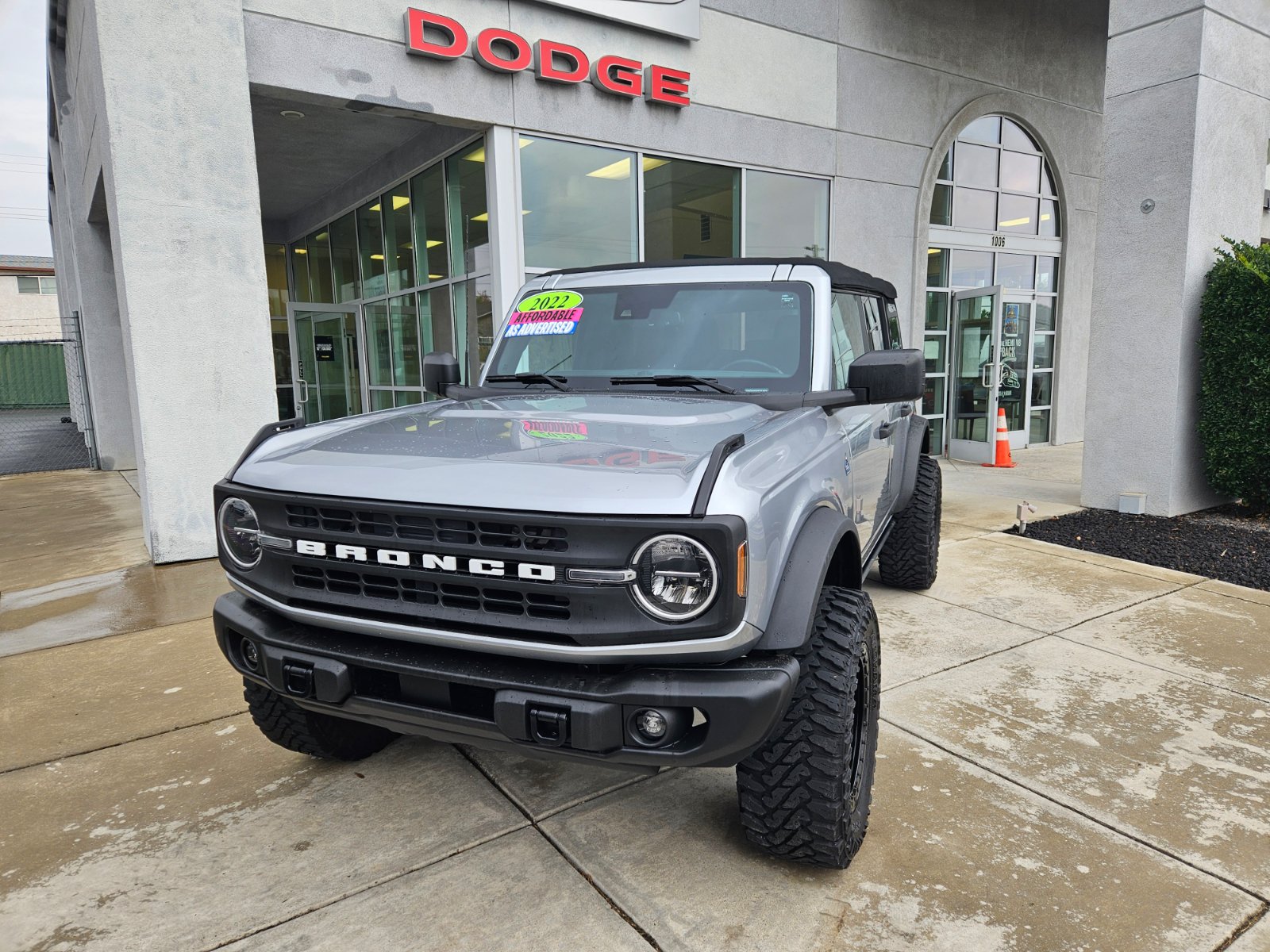 Used 2022 Ford Bronco Black Diamond AWD/4WD image 2