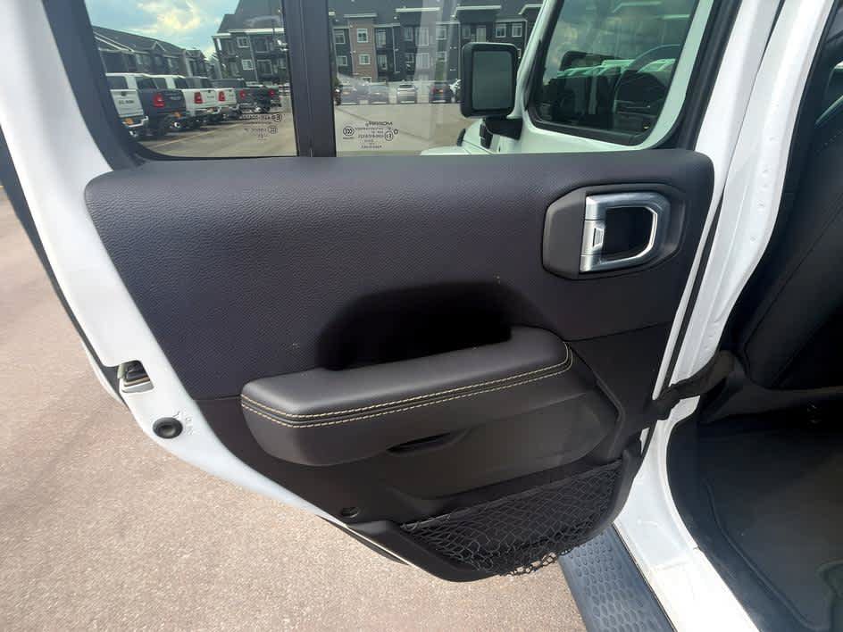 Used 2021 Jeep Wrangler Unlimited Sahara w/ Cold Weather Group AWD/4WD image 17