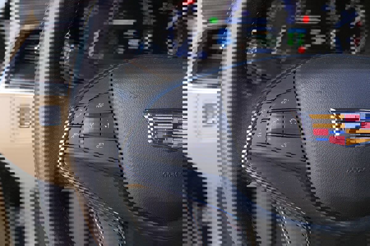 Used 2019 Cadillac XT5 FWD image 16