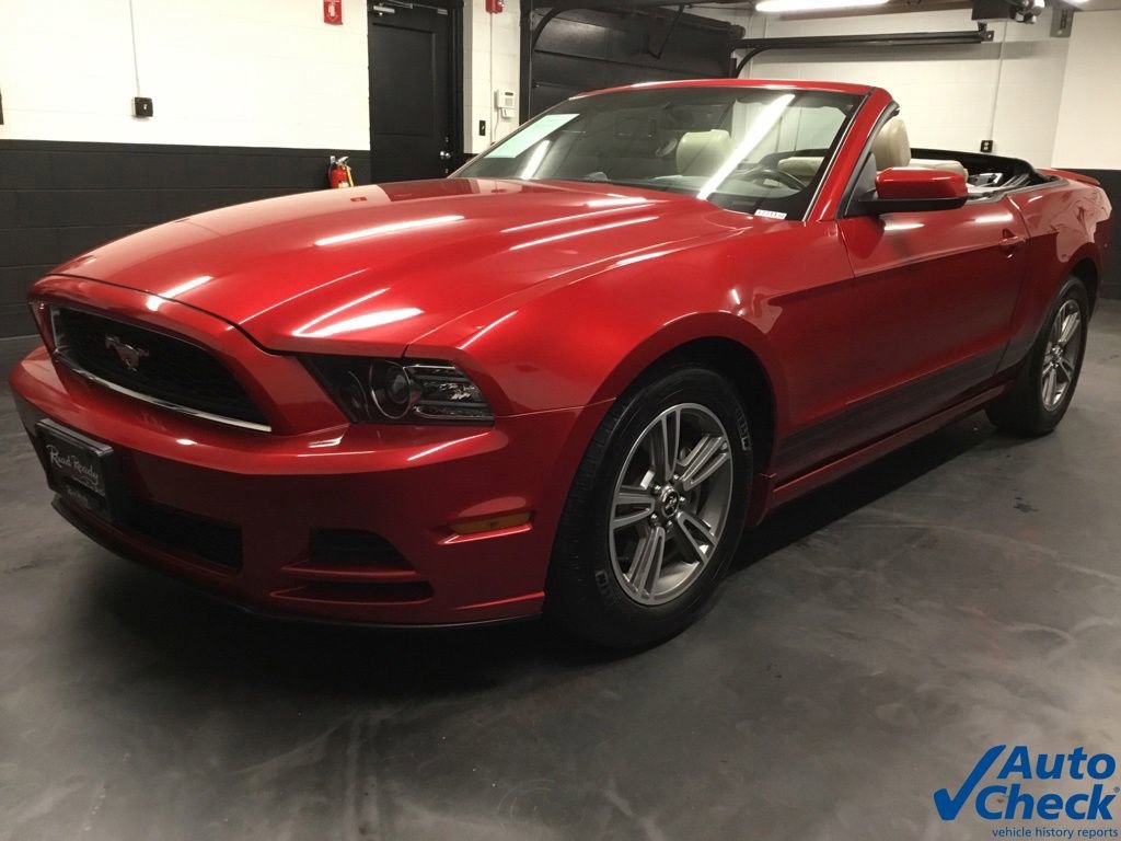 Used 2013 Ford Mustang Premium RWD image 5