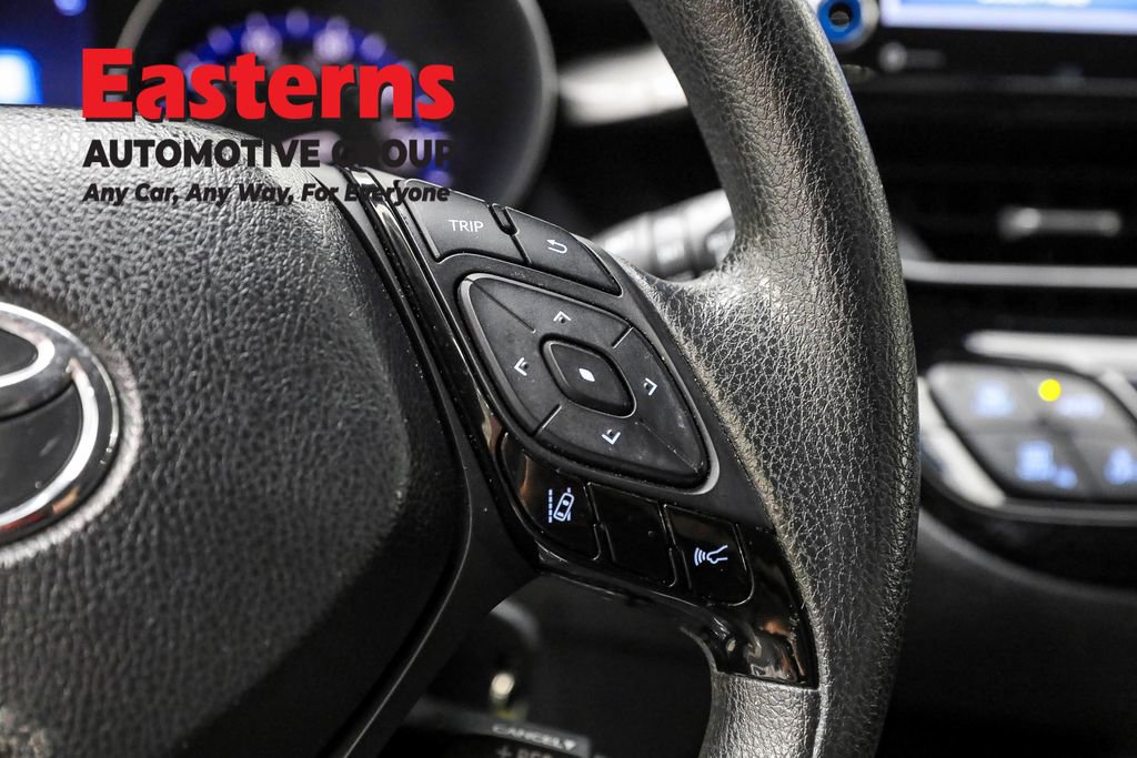 Used 2020 Toyota C-HR LE image 16