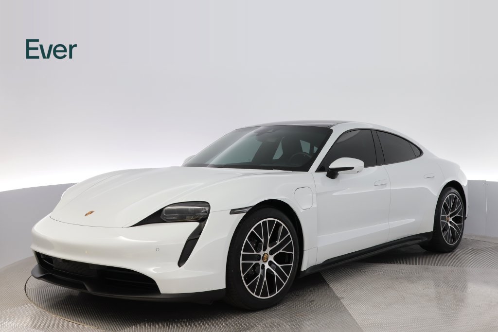 Used 2022 Porsche Taycan RWD image 2