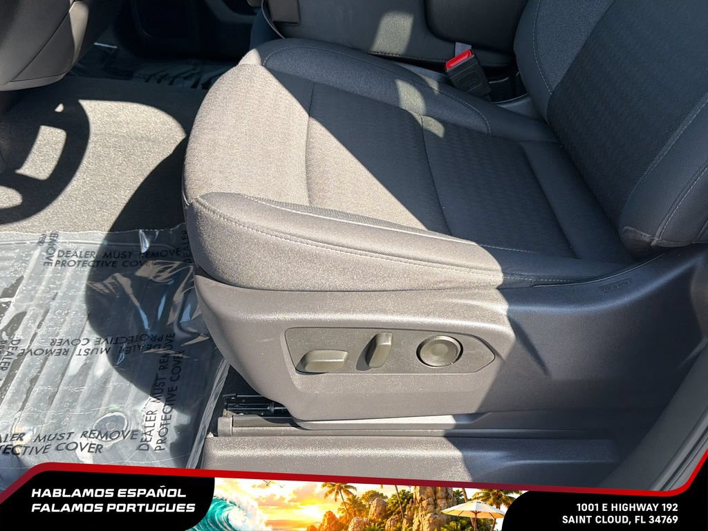 Used 2025 Chevrolet Silverado 1500 Custom Trail Boss AWD/4WD image 13