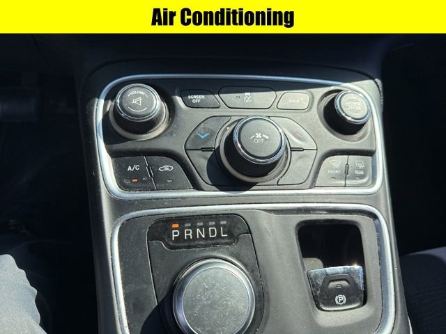 Used 2015 Chrysler 200 Limited image 10