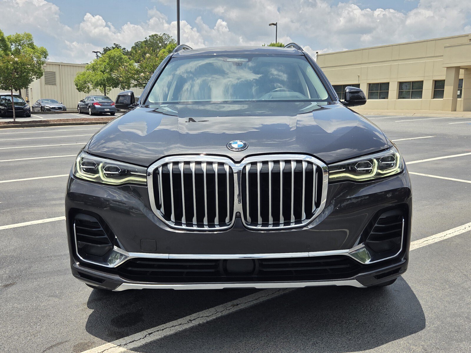 Used 2021 BMW X7 xDrive40i w/ Premium Package AWD/4WD image 2