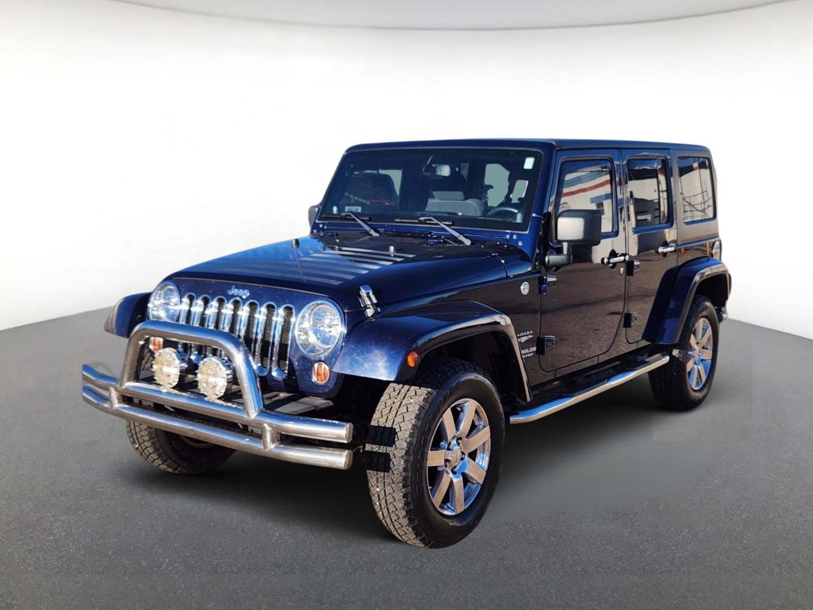 Used 2013 Jeep Wrangler Unlimited Sahara w/ Connectivity Group AWD/4WD image 2