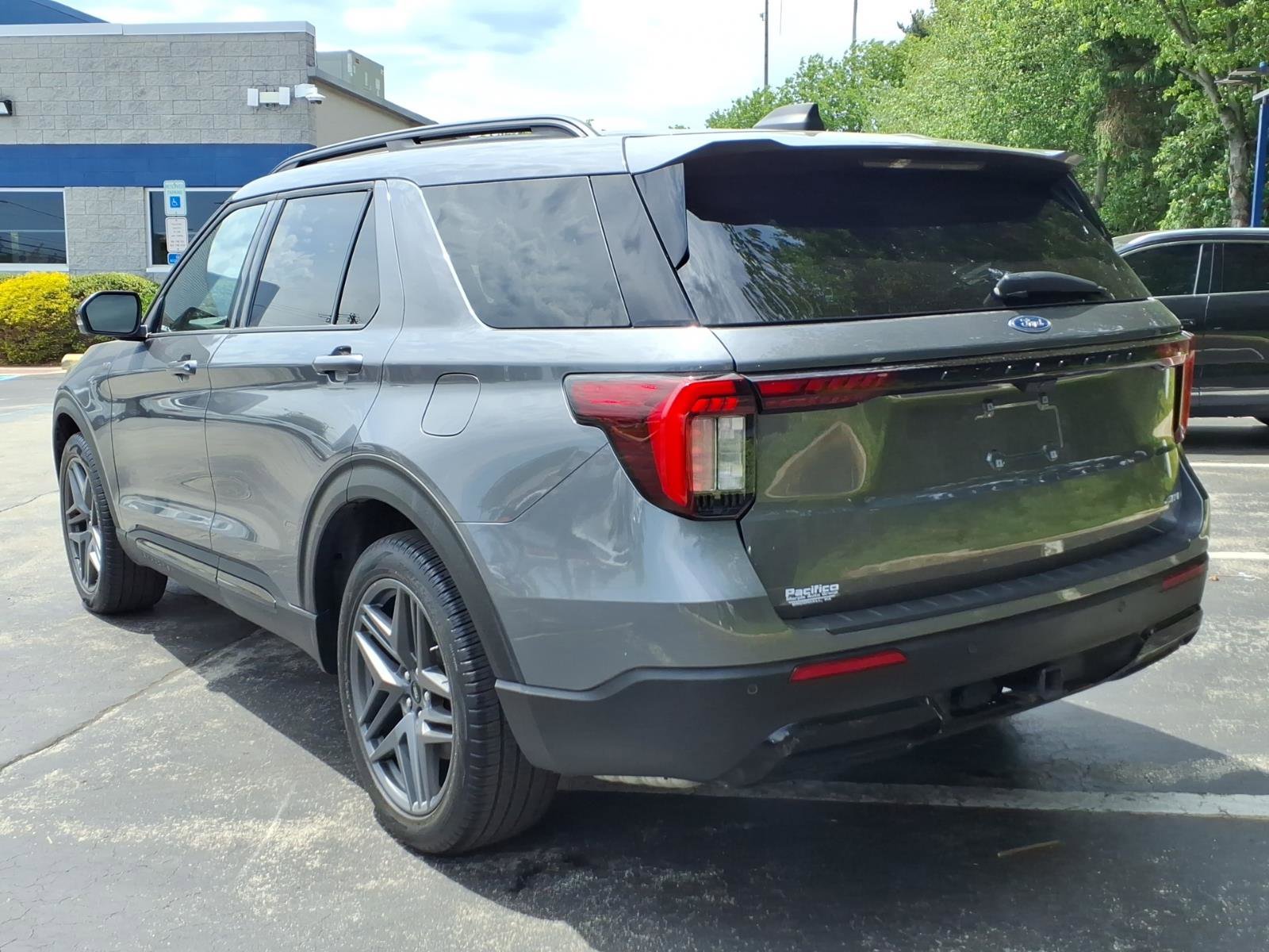 Certified 2025 Ford Explorer ST-Line w/ ST-Line Street Pack AWD/4WD image 6