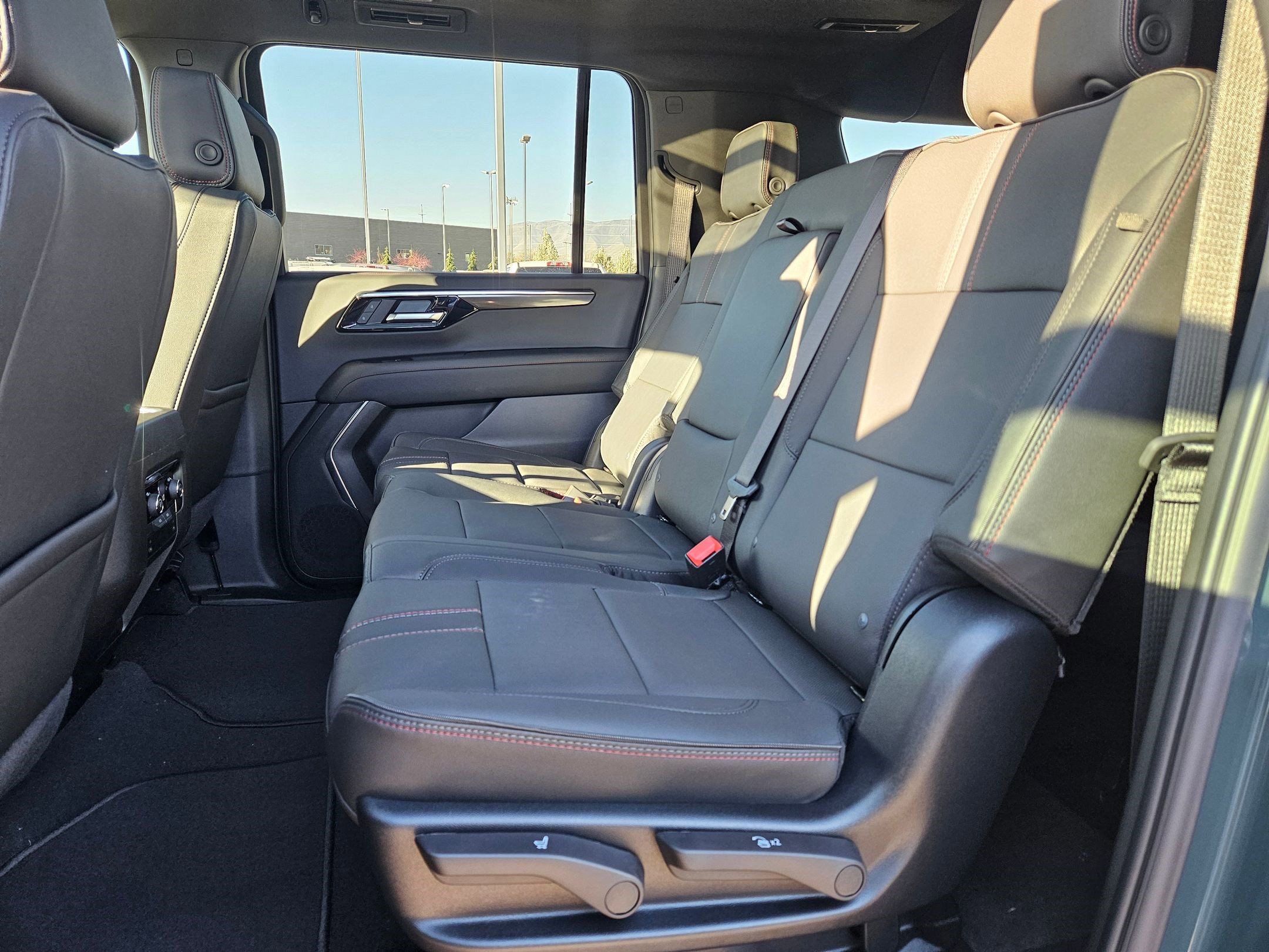 New 2026 Chevrolet Suburban RST w/ Sun And Tow Package AWD/4WD image 16