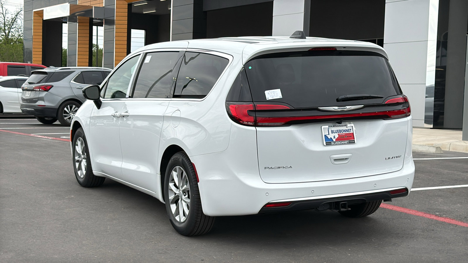New 2026 Chrysler Pacifica Limited FWD image 3