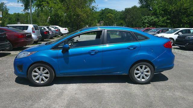 Used 2012 Ford Fiesta SE FWD image 1