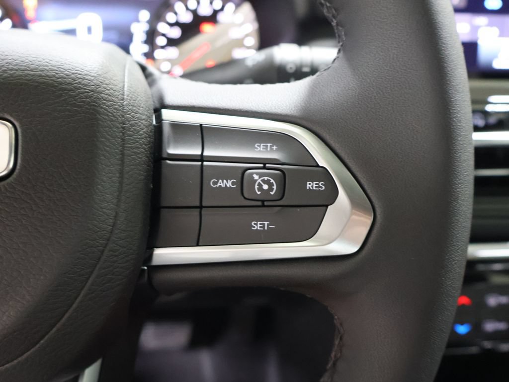 New 2026 Jeep Compass Latitude AWD/4WD image 25