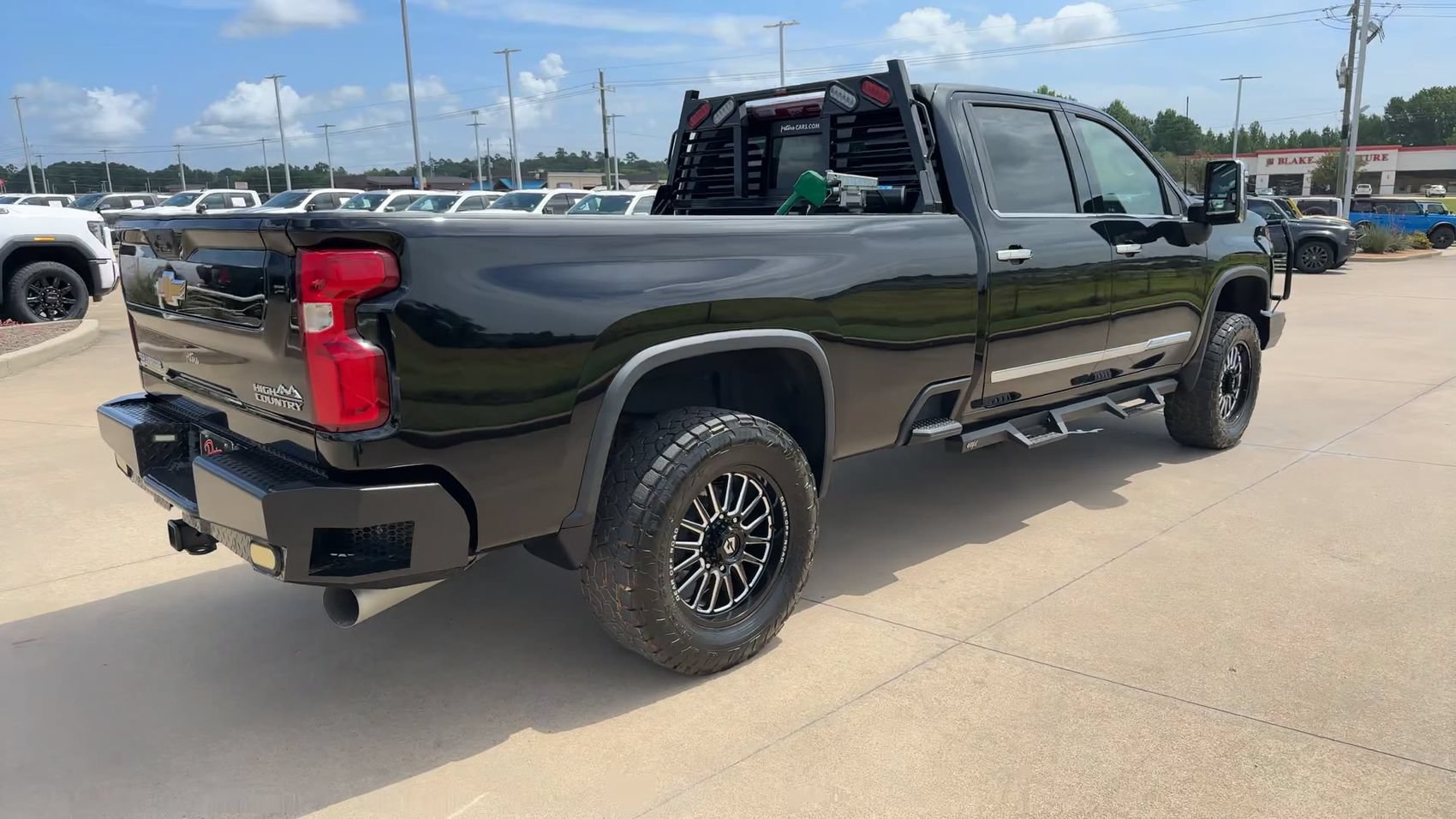 Used 2024 Chevrolet Silverado 3500 High Country w/ High Country Premium Package AWD/4WD image 7