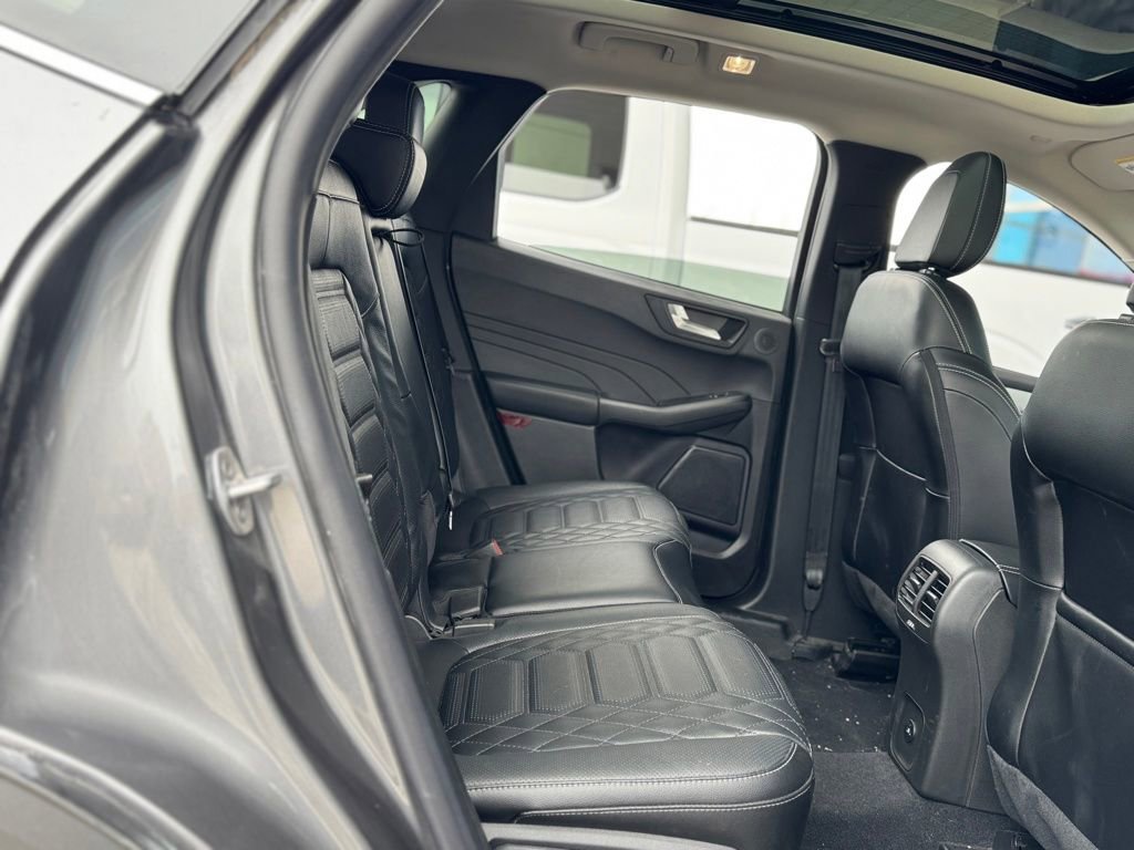 Used 2024 Ford Escape Platinum w/ Premium Technology Package AWD/4WD image 33