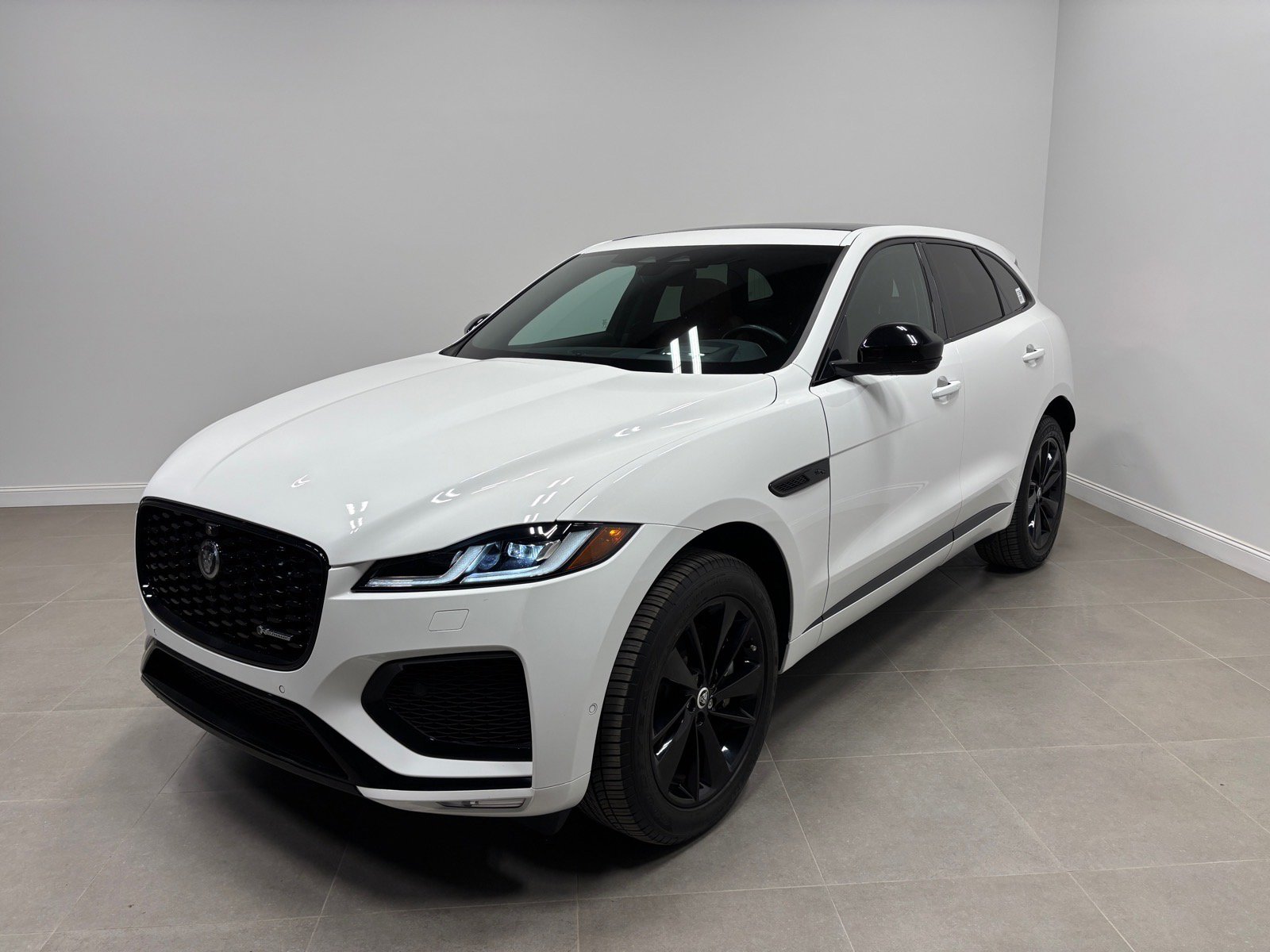 New 2025 Jaguar F-PACE R-Dynamic S AWD/4WD image 1