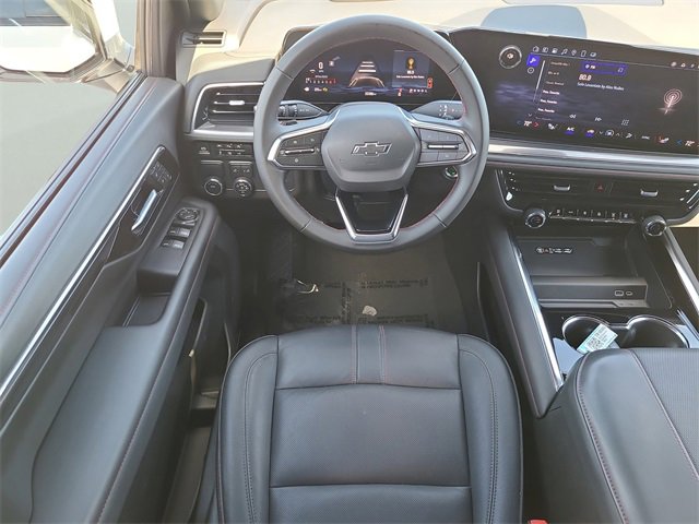 Used 2025 Chevrolet Suburban RST image 19