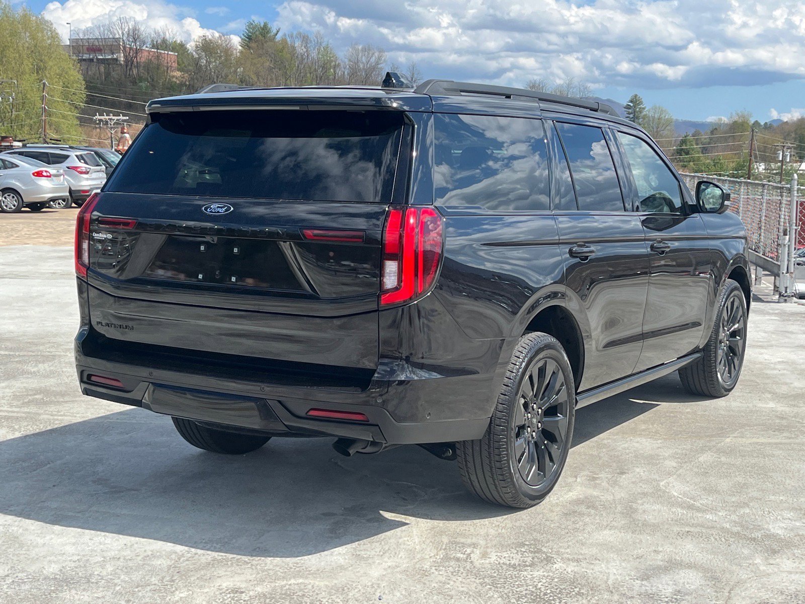 Certified 2025 Ford Expedition Platinum w/ Stealth Appearance Package image 3