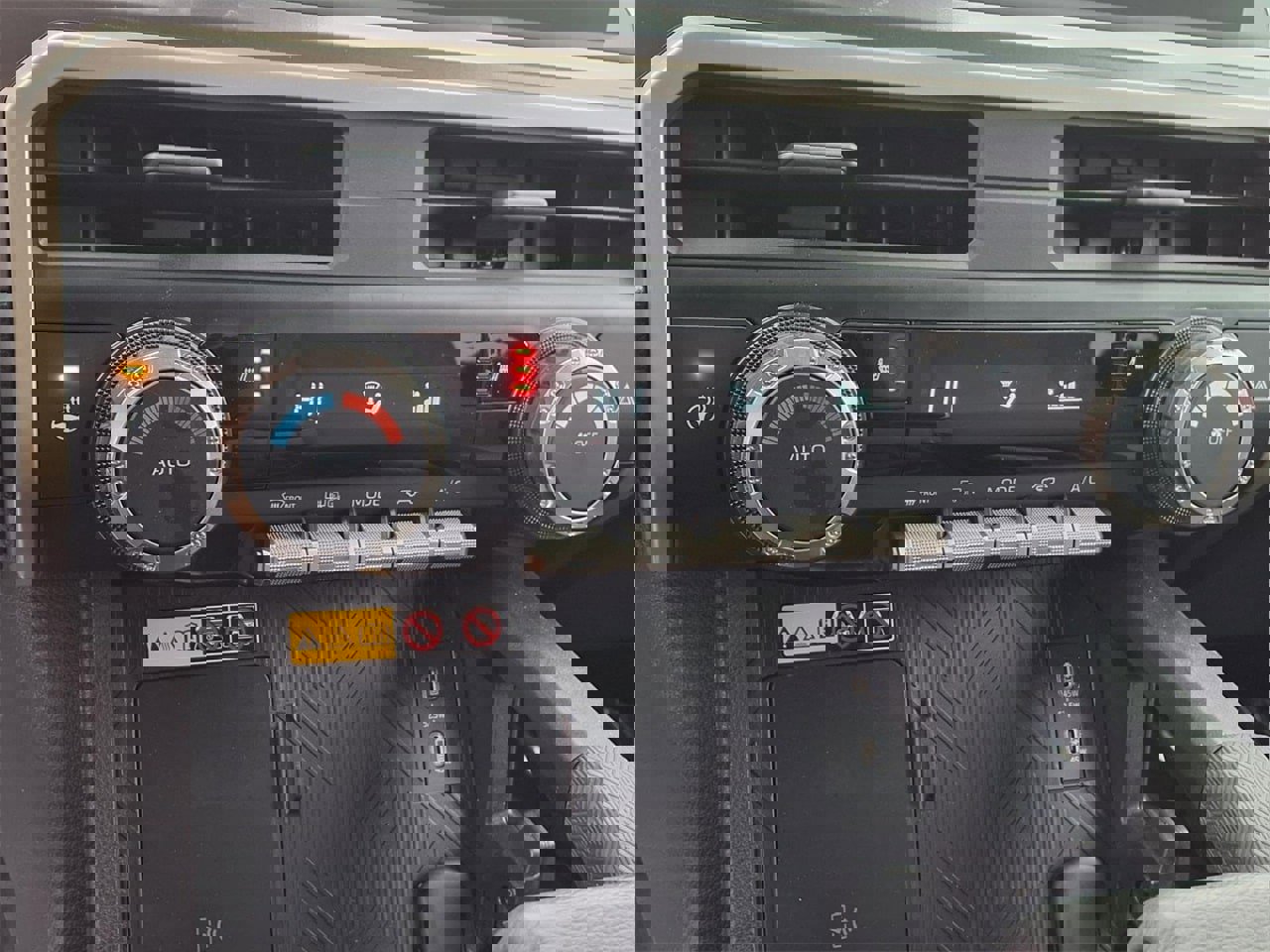 Certified 2025 Toyota Tacoma SR5 image 19