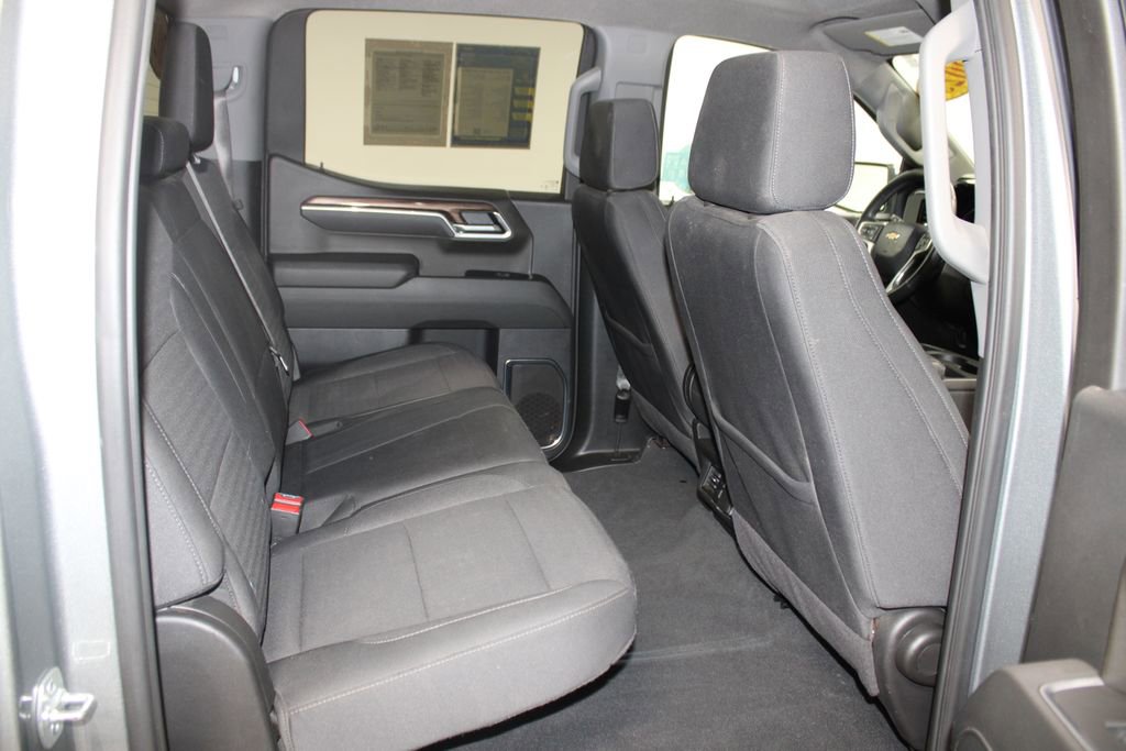 Used 2025 Chevrolet Silverado 1500 LT image 32