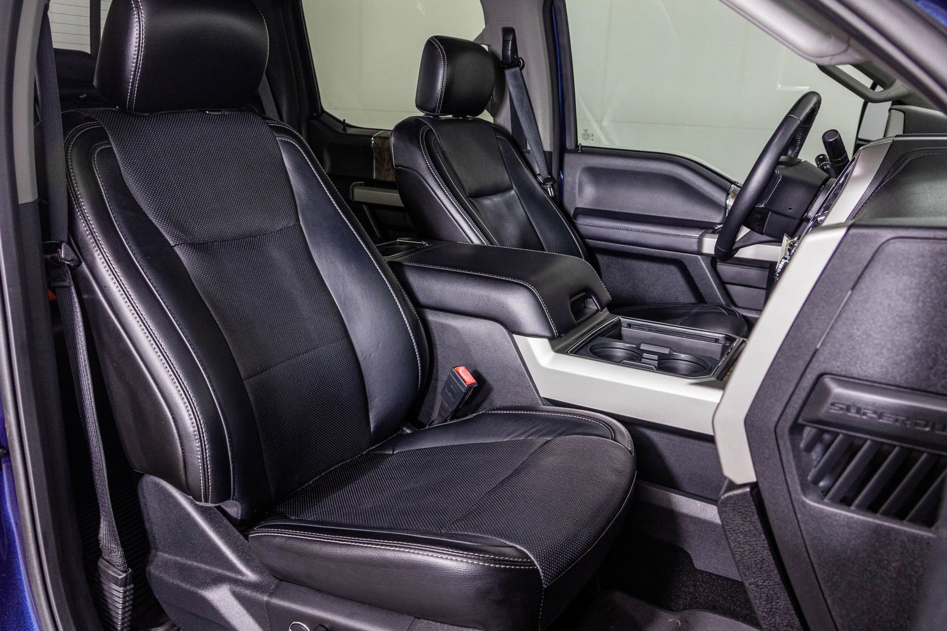 Used 2018 Ford F250 Lariat w/ Chrome Package image 44