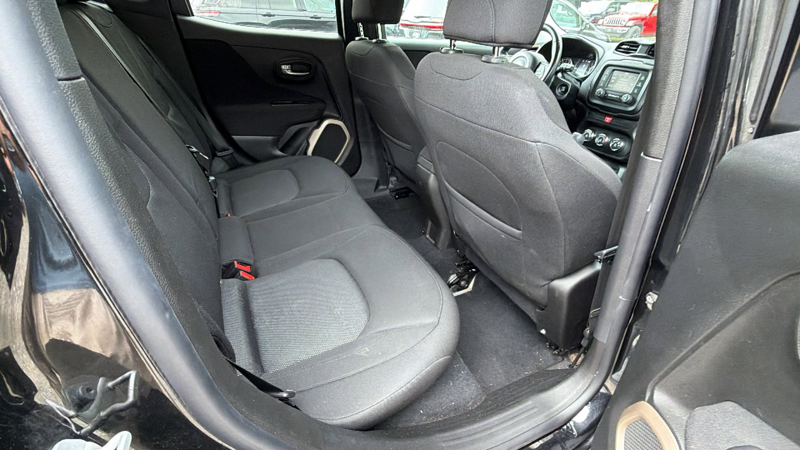 Used 2017 Jeep Renegade Latitude AWD/4WD image 21