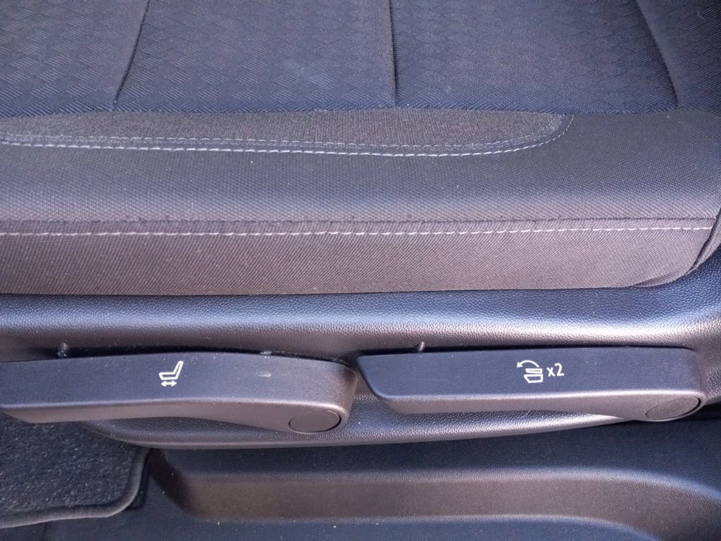 Used 2022 GMC Yukon XL SLE w/ Gmc Pro Safety Plus Package image 23