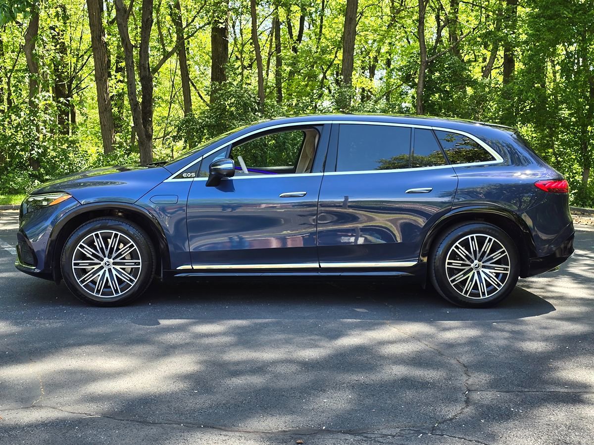 Used 2023 Mercedes-Benz EQS 580 4MATIC SUV image 3