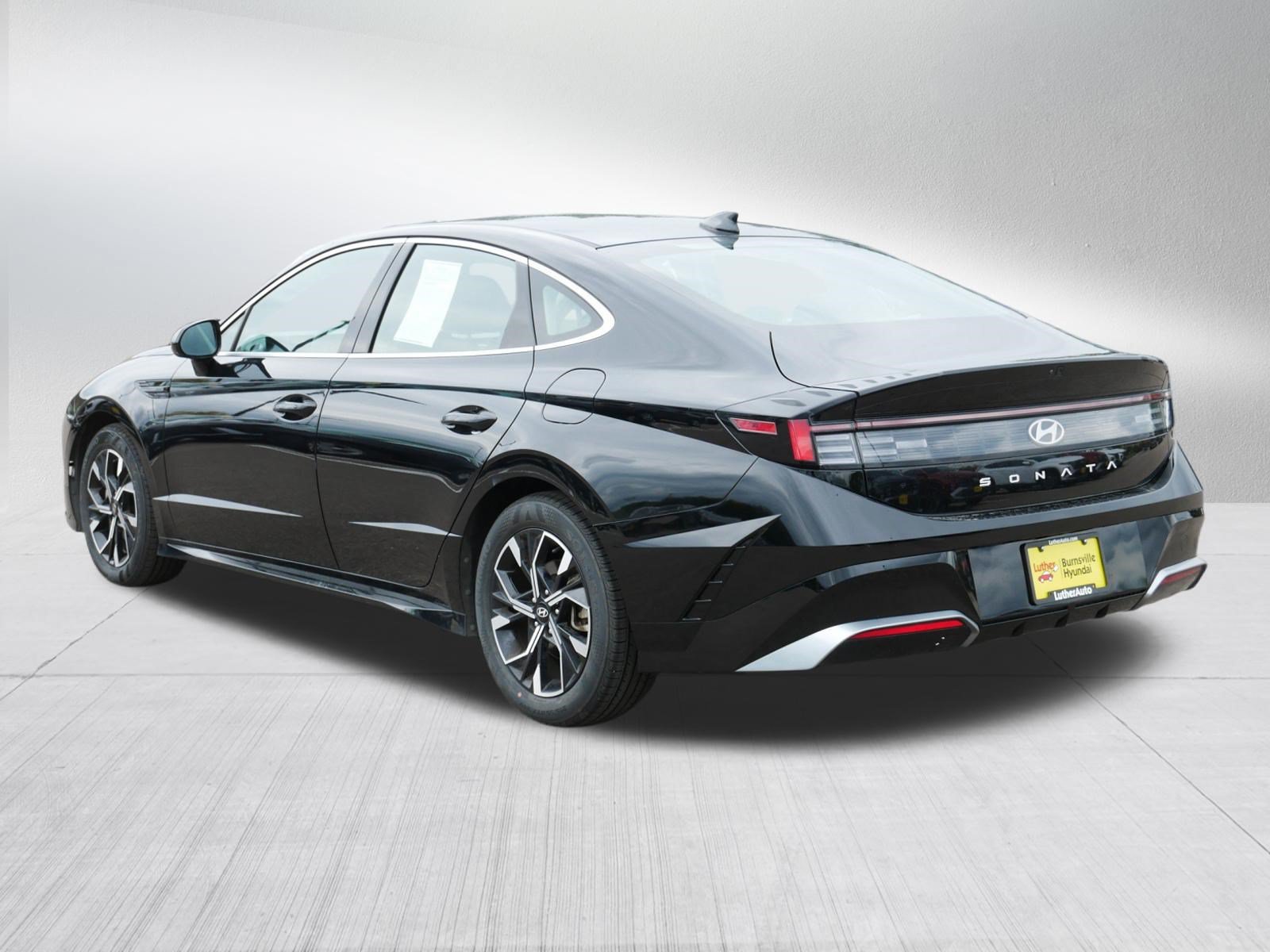 Certified 2025 Hyundai Sonata SEL FWD image 5