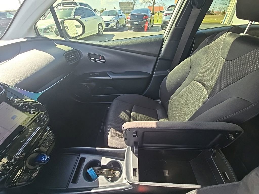 Used 2022 Toyota Prius LE image 21