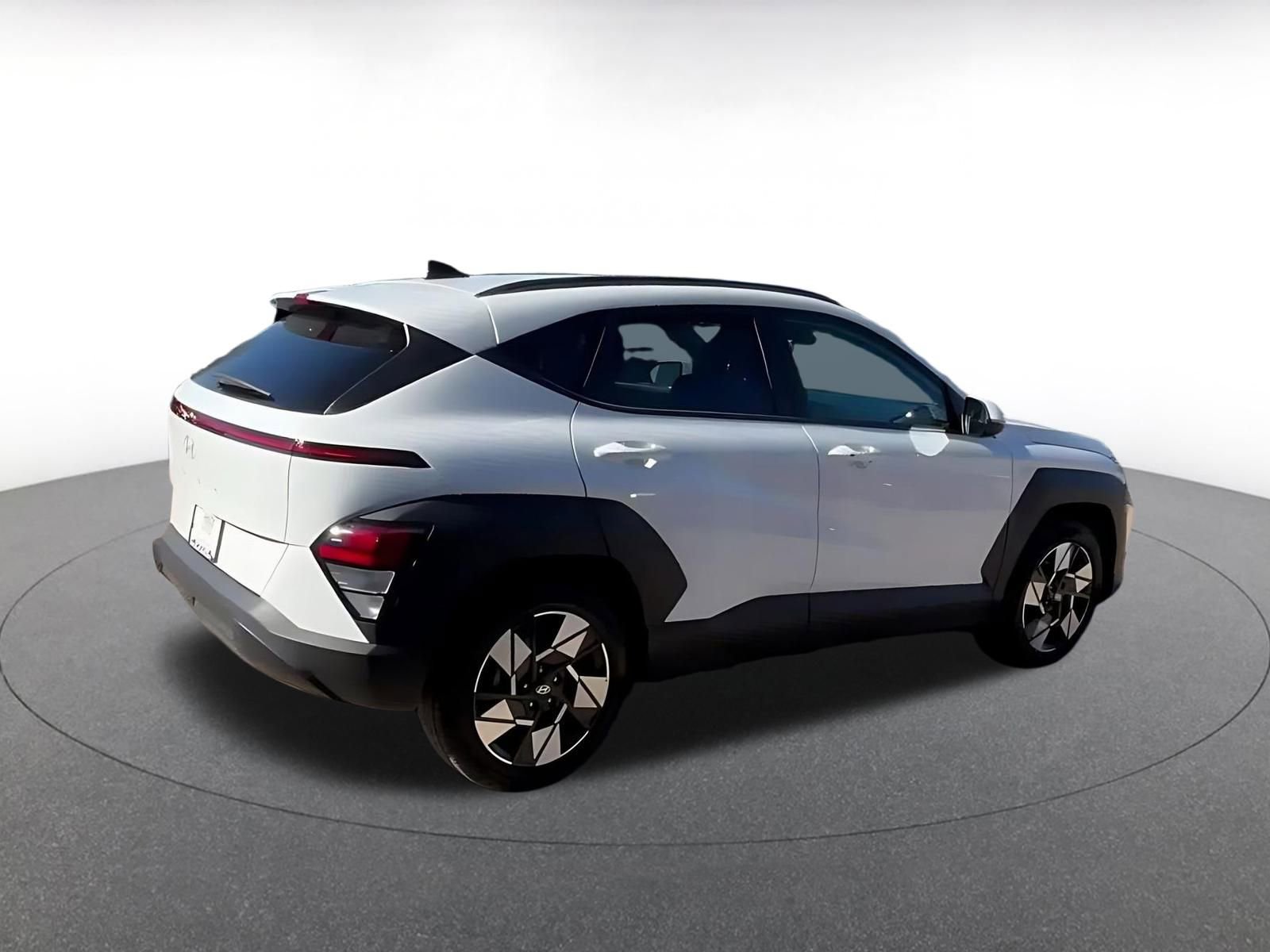 Used 2025 Hyundai Kona SEL image 14