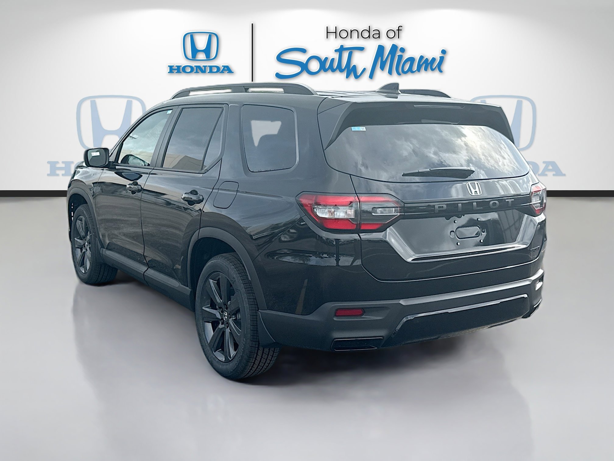 New 2026 Honda Pilot Sport image 5