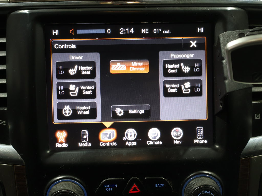 Used 2015 RAM 1500 Laramie w/ Convenience Group AWD/4WD image 30