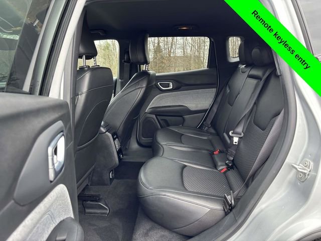 Used 2024 Jeep Compass Latitude image 23