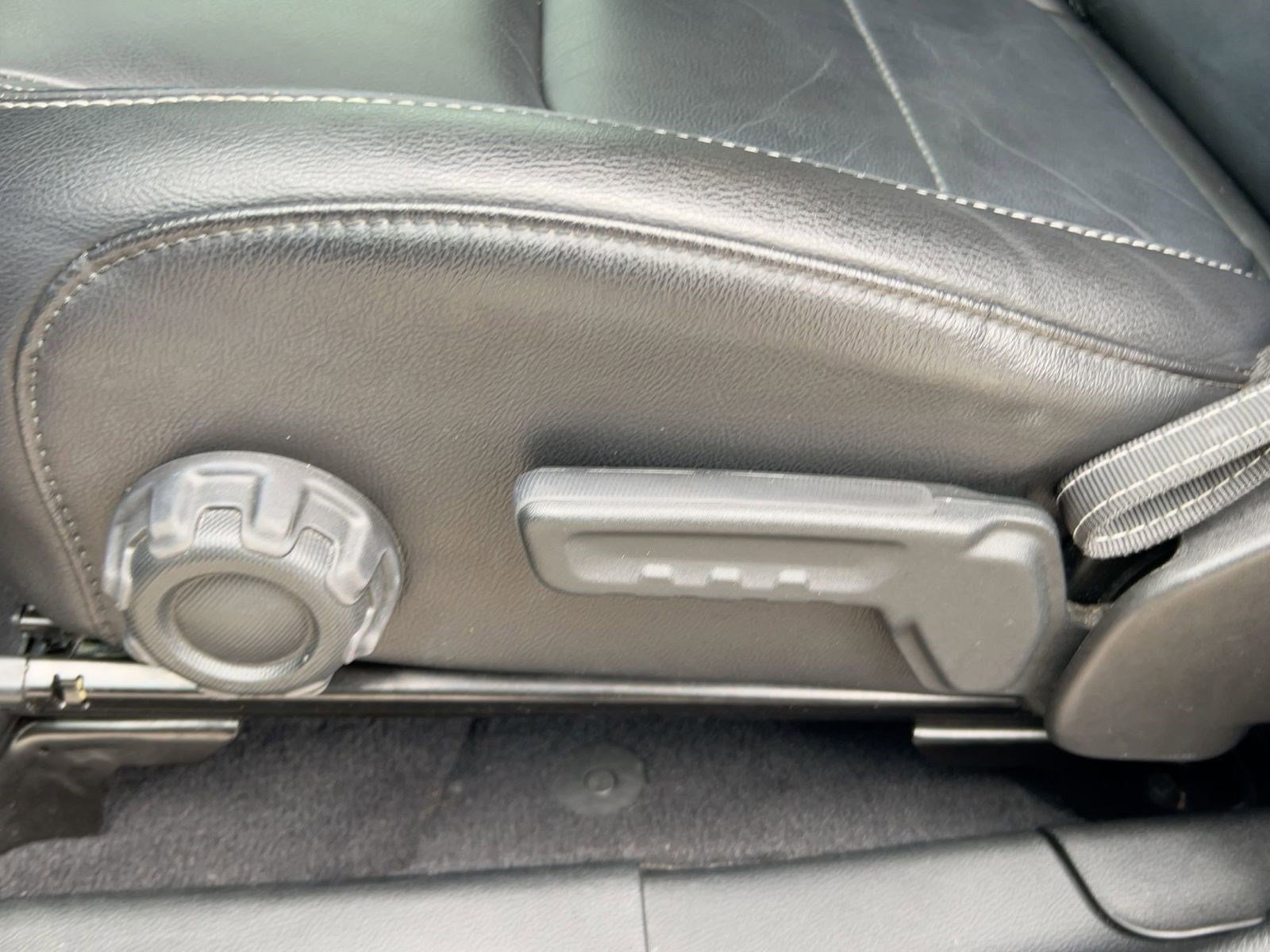 Used 2019 Jeep Wrangler Unlimited Sahara image 13